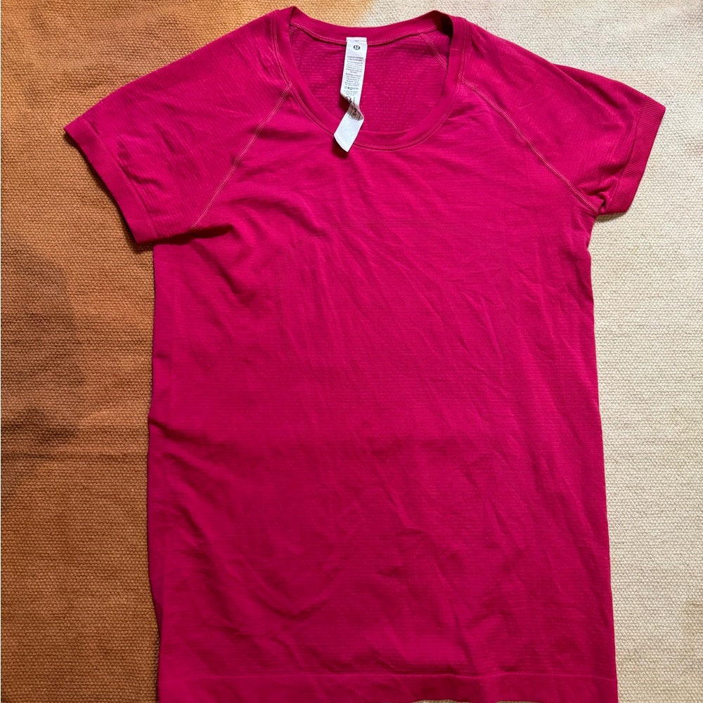 lululemon Swiftly Pink Full Length Sz 8 Short Sleeve Shirt gym/yoga top
